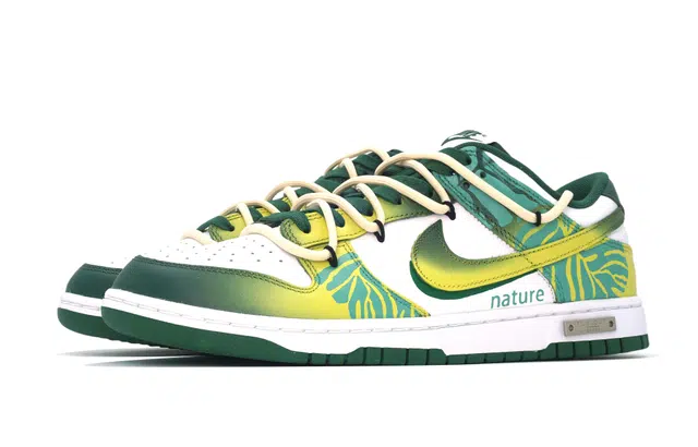 Nike Dunk Low Retro "Varsity Green"
