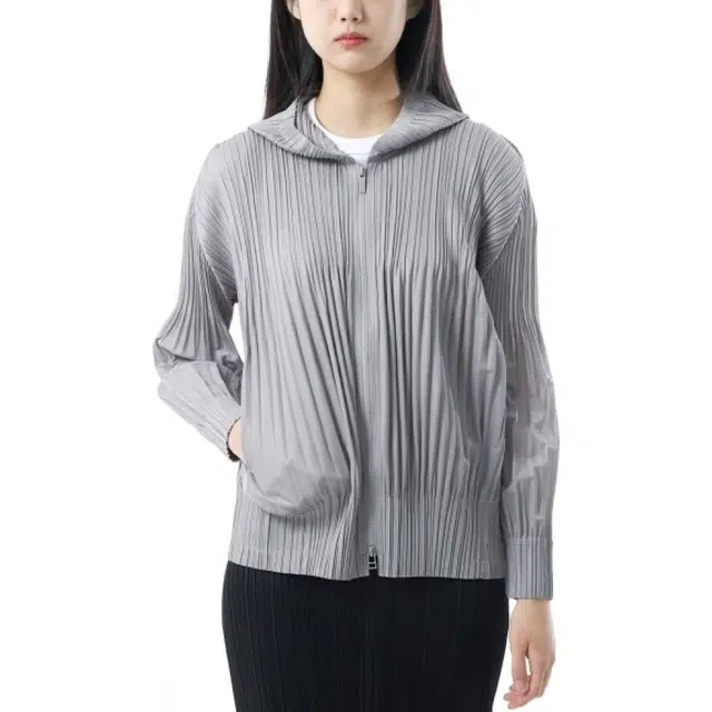 PLEATS PLEASE ISSEY MIYAKE