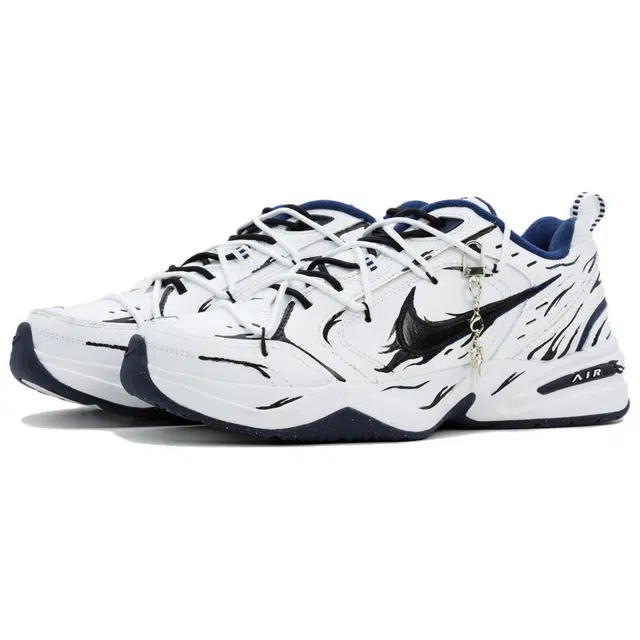 Nike Air Monarch 4