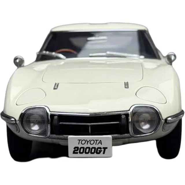 AUTOart 118 2000GT 1967