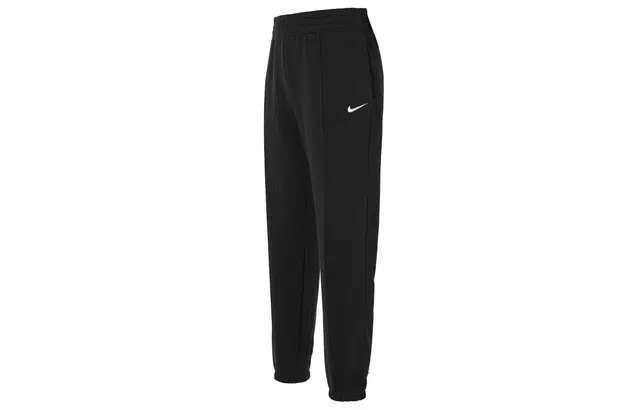 Nike Sportswear Essential logo