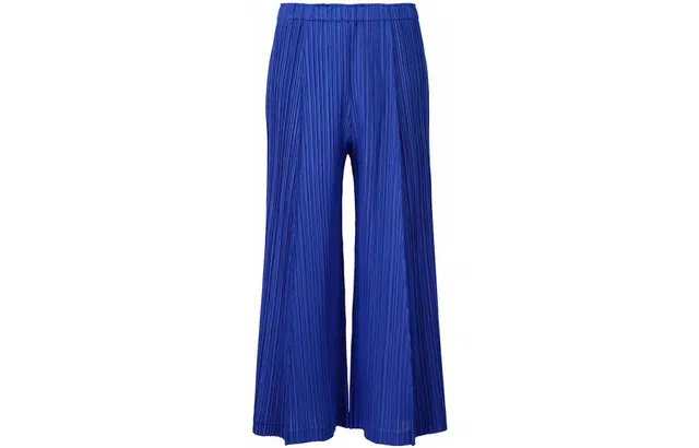PLEATS PLEASE ISSEY MIYAKE