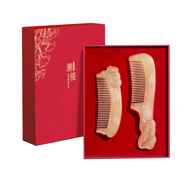 潮骏  天然纹理精品羊角梳子并蒂莲花套装 按摩头皮经络   通用高颜值实用礼盒