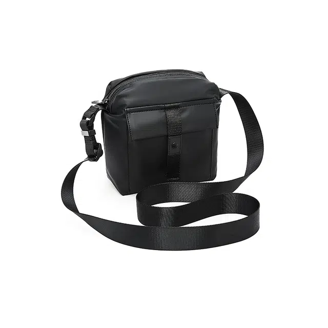 老人头 简约轻便休闲时尚通勤 合成革 单肩斜挎包 常规 男款 黑色