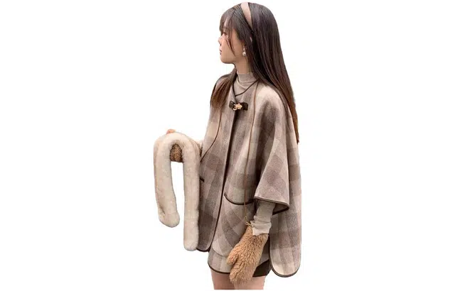 花栗鼠小姐 格纹双面毛斗篷格子常规宽松披风 女款