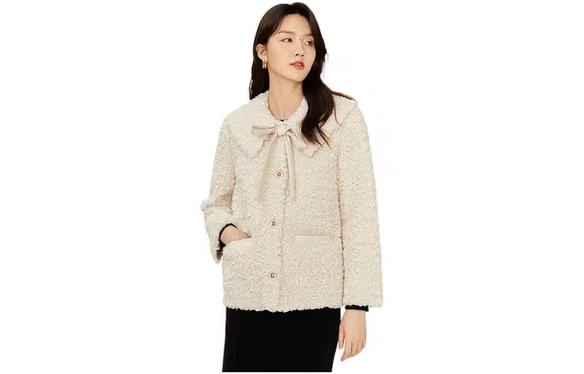 对白 纯色仿羊羔绒翻领拼接皮毛一体上衣外套 女款 奶杏白