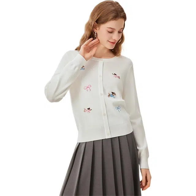 爱依服 休闲时尚简约法式针织衫 女款 白