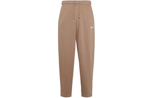 Nike Sportswear Collection Essentials Curve