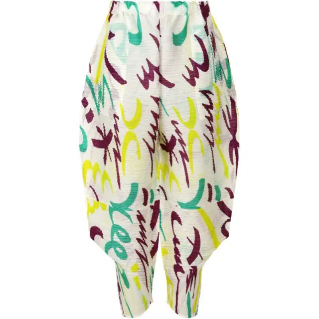 PLEATS PLEASE ISSEY MIYAKE