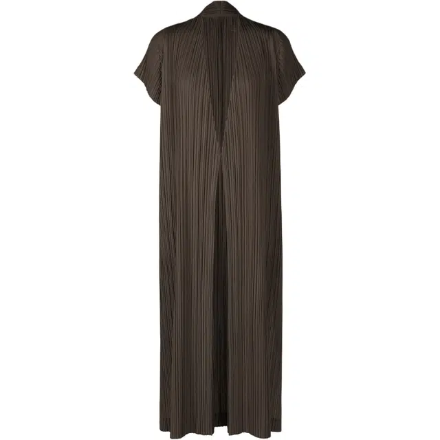 PLEATS PLEASE ISSEY MIYAKE