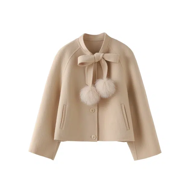 花栗鼠小姐 晴山暮雪 娇俏显贵宽松舒适毛球蝴蝶结毛呢短款大衣 女款 西柚粉