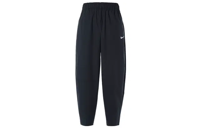 Nike Sportswear Essential Black