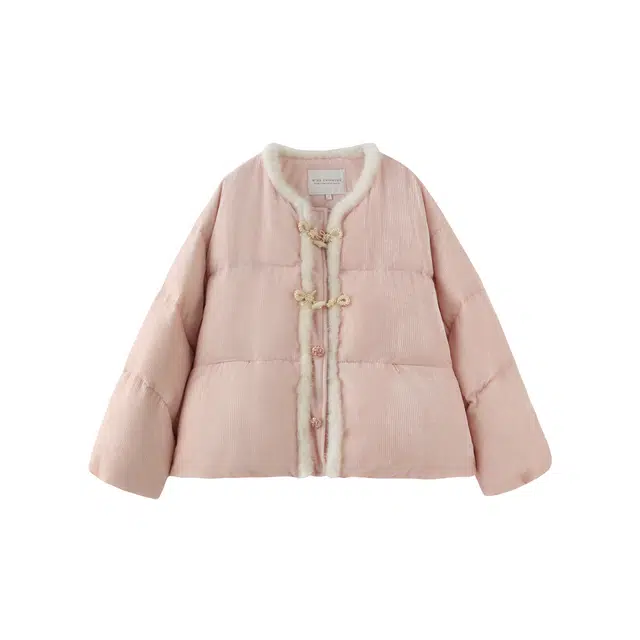 花栗鼠小姐 新雪初霁 轻甜少女感百搭圆领宽边貂条精致手工盘扣宽松遮肉短款棉服 女款