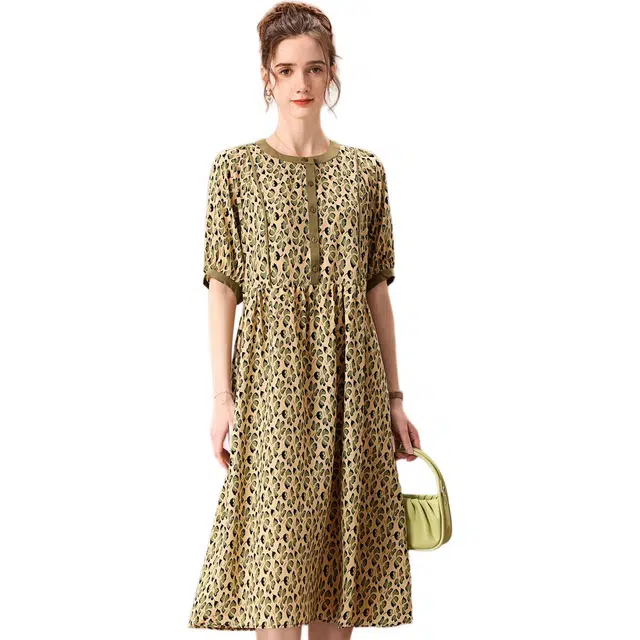 粉红玛琍 植物花卉圆领宽松五分袖短袖连衣裙 女款 绿色