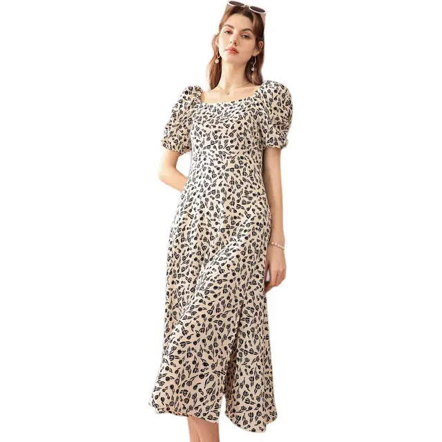 粉红玛琍 碎花方领泡泡袖短袖连衣裙 女款 白色