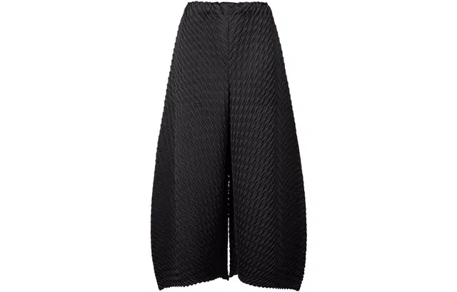 ISSEY MIYAKE