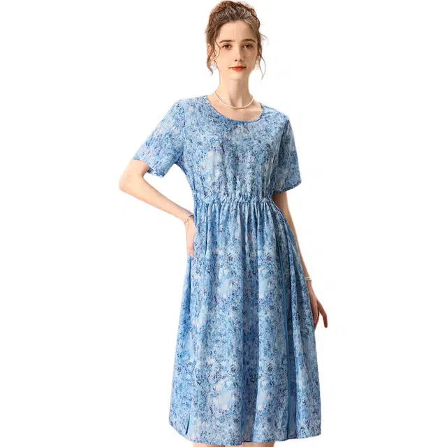 粉红玛琍 植物花卉圆领薄款短袖连衣裙 女款 蓝色