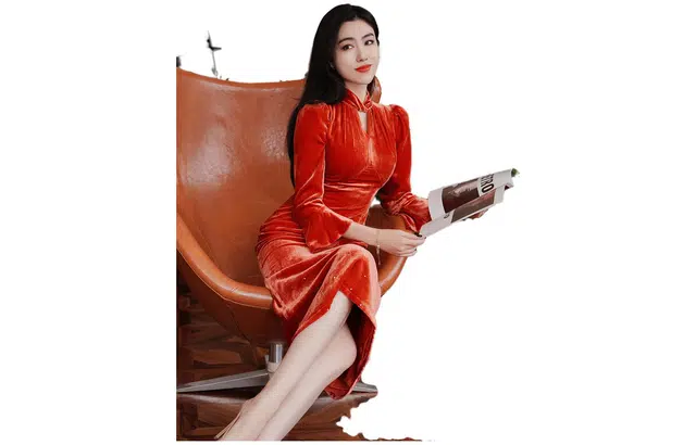 四美子 新年丝绒长袖连衣裙 红颜