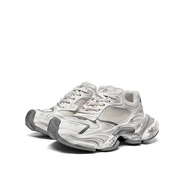 Acupuncture Retro Classic Low Sneakers