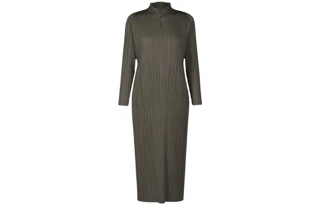 PLEATS PLEASE ISSEY MIYAKE