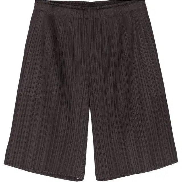 PLEATS PLEASE ISSEY MIYAKE