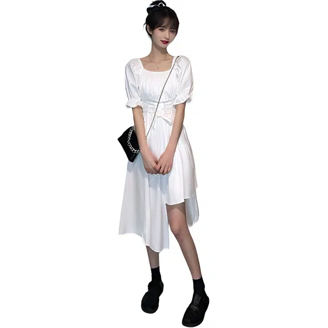 怪力萝莉 泡泡袖不规则甜美收腰简约短袖连衣裙 女款