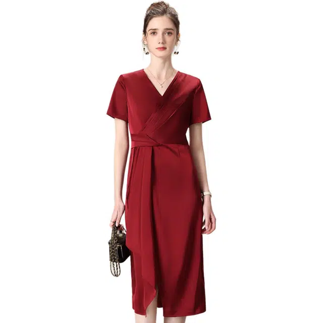 粉红玛琍 简约纯色收腰开叉短袖连衣裙 女款 红色