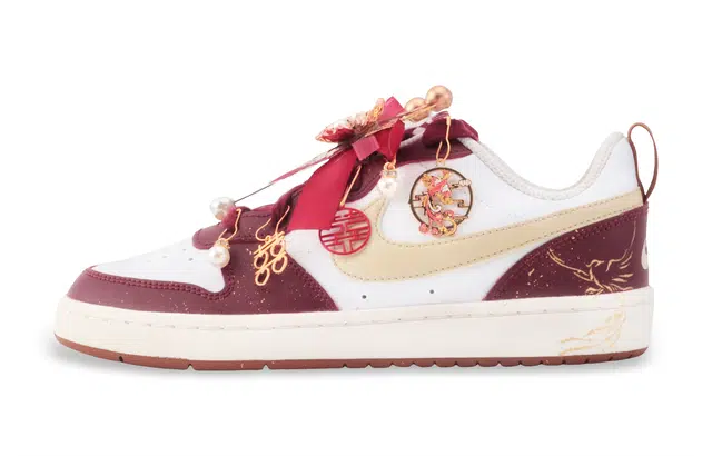 Nike Court Borough Low Red