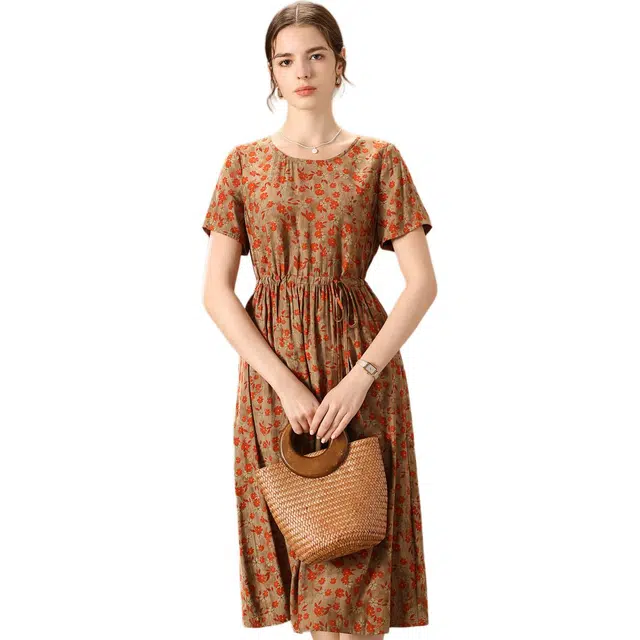 粉红玛琍 花朵印花圆领高腰中长款短袖连衣裙 女款 红色