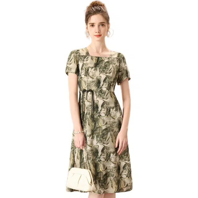 粉红玛琍 印花高腰方领开叉短袖连衣裙 女款 绿色