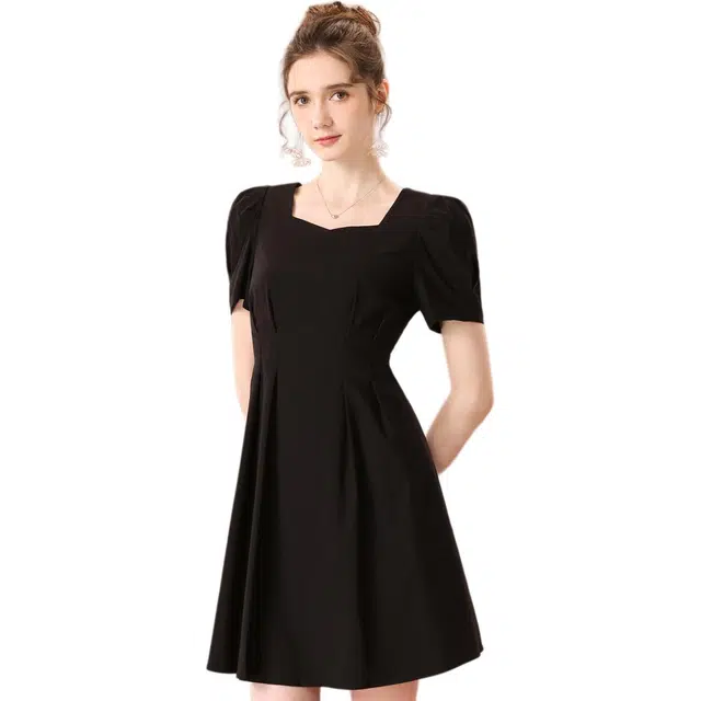 粉红玛琍 法式方领纯色褶皱收腰短袖连衣裙 女款 黑色