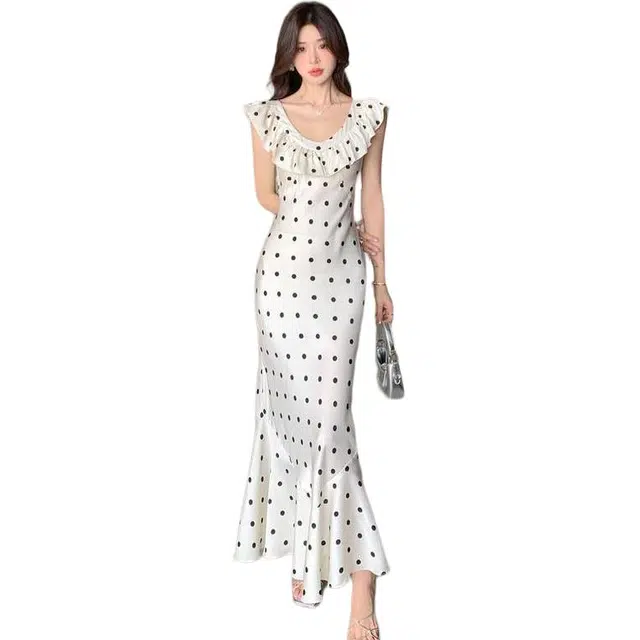 小菊川栗 荷叶边韩系收腰鱼尾包臀无袖连衣裙 女款 波点裙