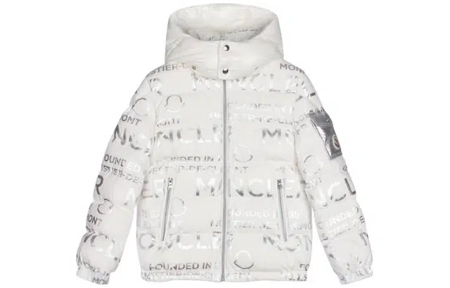 Moncler FW22 Logo