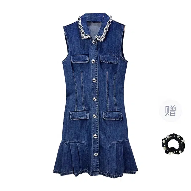 雾闪闪 纯色合身翻领适中无袖连衣裙 女款