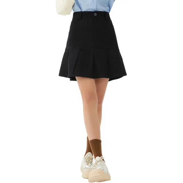 美特斯邦威 纯色中腰合身休闲短裙 女款
