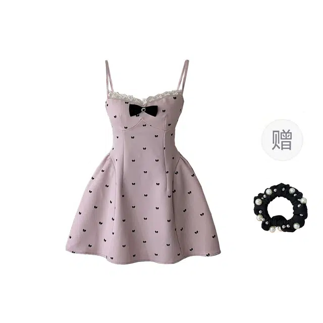 雾闪闪 文艺风纯色合身一字领短款吊带连衣裙 女款 （粉色+发圈）买赠