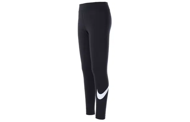 Nike Sportswear Essential Swoosh Logo