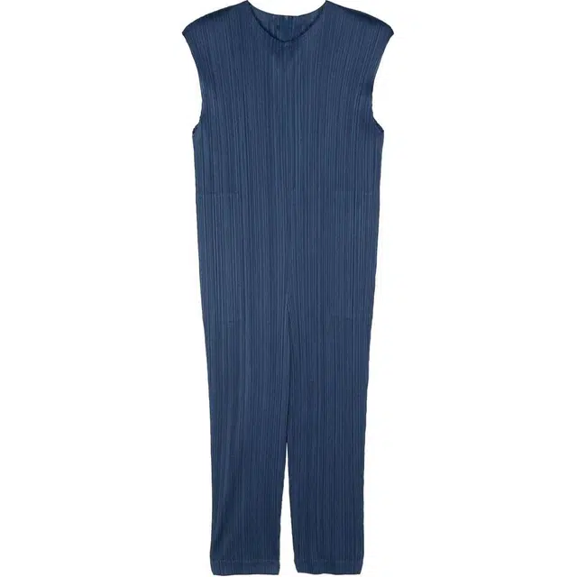 PLEATS PLEASE ISSEY MIYAKE