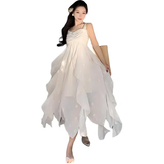 缪斯的诱惑 海边度假风重工绣花不规则荷叶边气质长裙吊带连衣裙 女款 白色