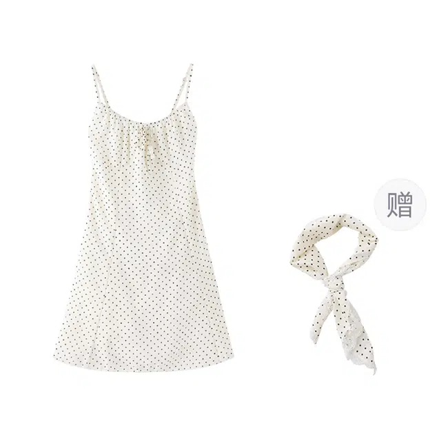 花栗鼠小姐 桑稚穿搭波点度假风修身纯欲甜辣吊带连衣裙 女款 杏色