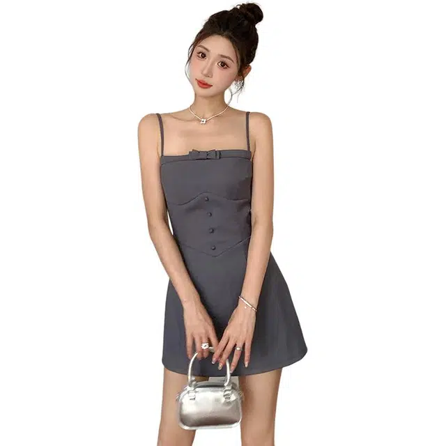 小菊川栗 时尚简约舒适百搭纯色吊带连衣裙 女款 灰色