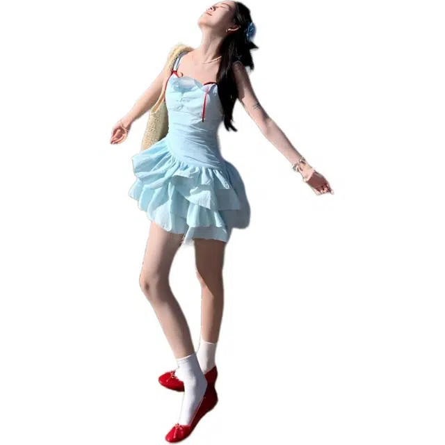 沐晓欣 海边度假蓝色夏季不规则收腰蓬蓬裙吊带连衣裙 女款 图片色