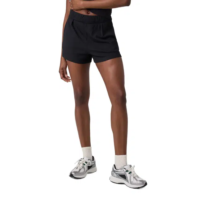 vuori Pose