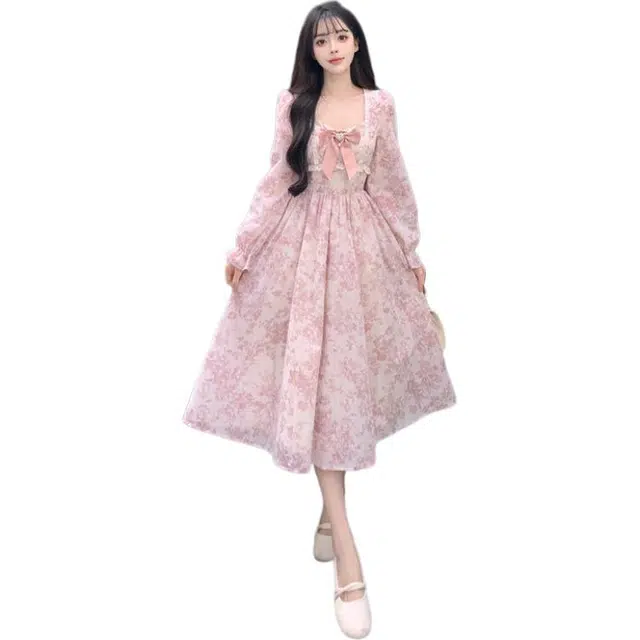 哒头下雨不愁 森系超仙公主裙温柔风法式方领碎花收腰雪纺长裙长袖连衣裙 女款