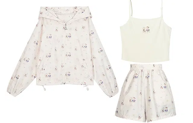 森女部落 卡通动漫满印连帽拉链外套套头吊带短裤休闲套装 女款