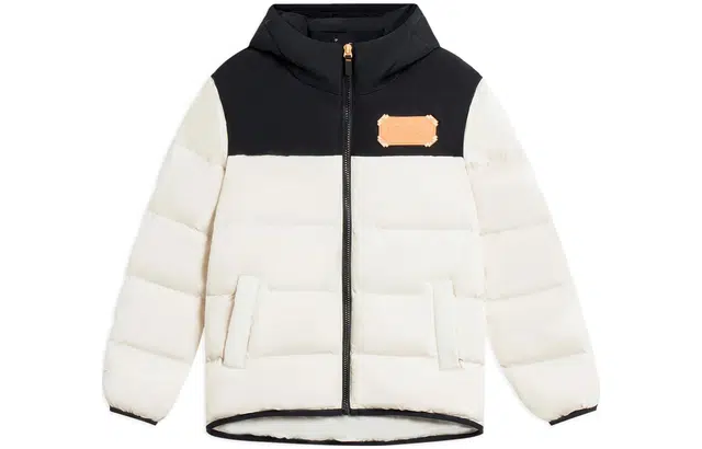 李宁 童装 运动生活系列 拼色满印图案拉链连帽宽松短款羽绒服 男童 珍珠白黑色