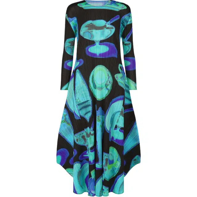PLEATS PLEASE ISSEY MIYAKE