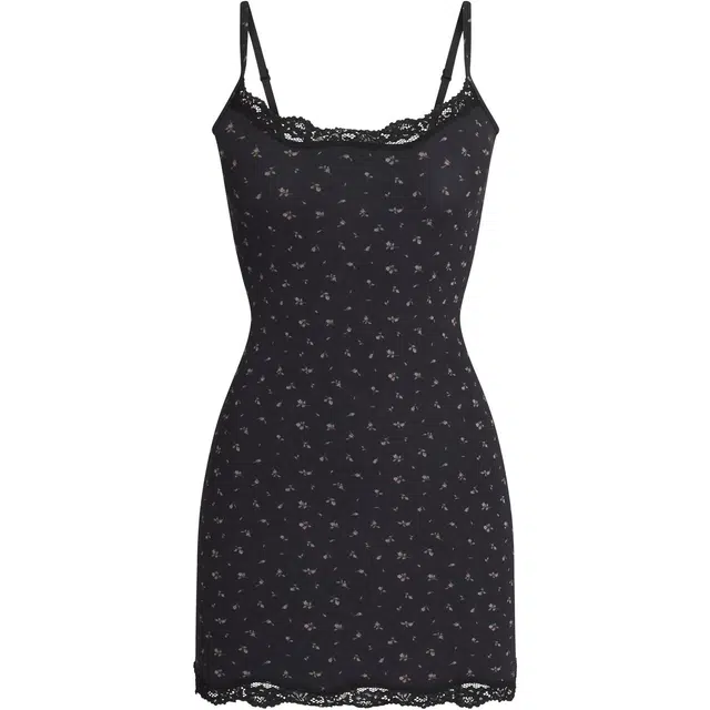 SKIMS Fits Everybody Lace Slip Dress Onyx Rosebud Print