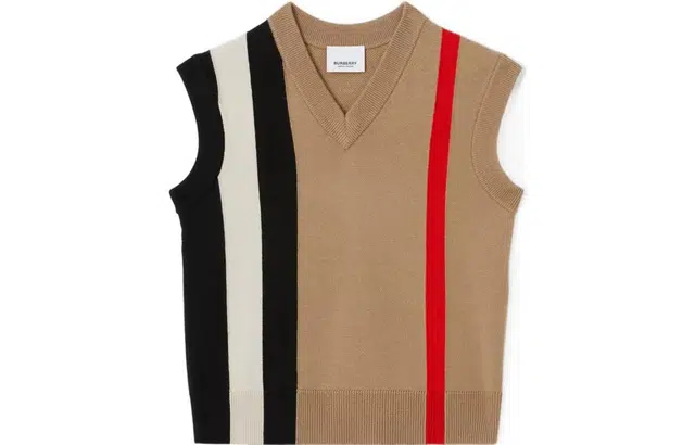 Burberry FW22 V