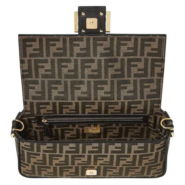 FENDI Baguette FF